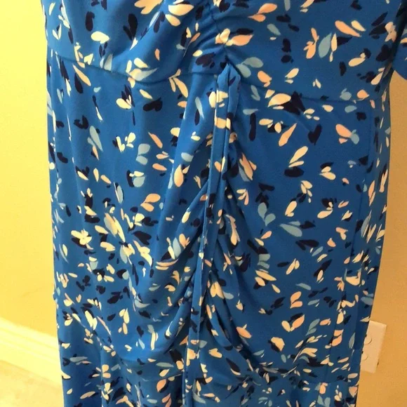 Vince Camuto off v-neck, pretty scrunched shirt sleeves fit & flare dress - Picture 9 of 15